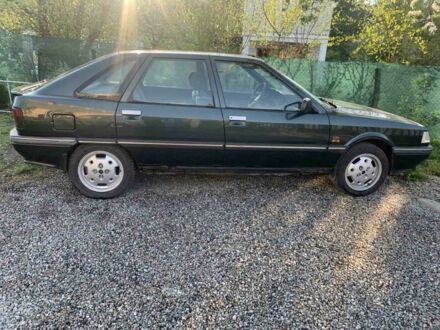 Рено 21 1990 у Вышгороде на Automoto.ua Зелений Рено 21, об'ємом двигуна 1.7 л та пробігом 220 тис. км за 2000 $, фото 1 на Automoto.ua