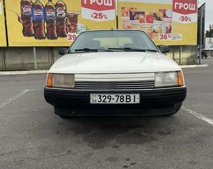 Рено 25 1988 у Могилев-Подольском на Automoto.ua Білий Рено 25, об'ємом двигуна 0 л та пробігом 297 тис. км за 2350 $, фото 1 на Automoto.ua