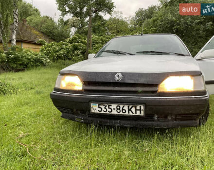 Белый Рено 25, объемом двигателя 2.2 л и пробегом 430 тыс. км за 750 $, фото 6 на Automoto.ua