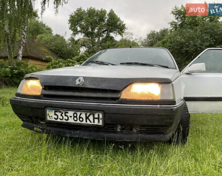 Белый Рено 25, объемом двигателя 2.2 л и пробегом 430 тыс. км за 750 $, фото 4 на Automoto.ua