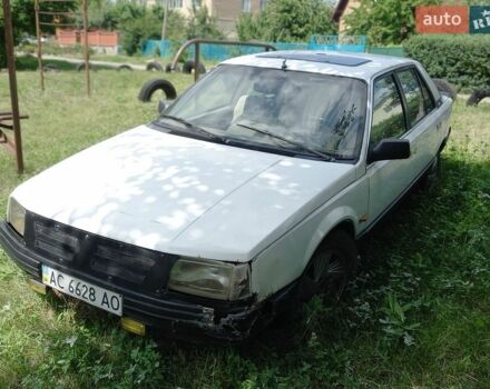 Белый Рено 25, объемом двигателя 2 л и пробегом 250 тыс. км за 1000 $, фото 1 на Automoto.ua