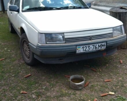 Белый Рено 25, объемом двигателя 2 л и пробегом 180 тыс. км за 28000 $, фото 1 на Automoto.ua