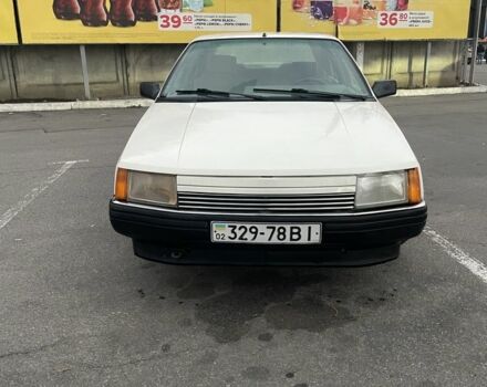Белый Рено 25, объемом двигателя 0 л и пробегом 297 тыс. км за 2350 $, фото 1 на Automoto.ua