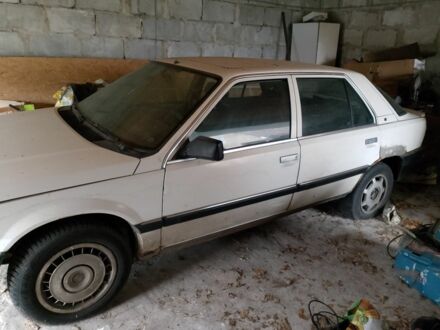 Білий Рено 25, об'ємом двигуна 2 л та пробігом 300 тис. км за 827 $, фото 1 на Automoto.ua