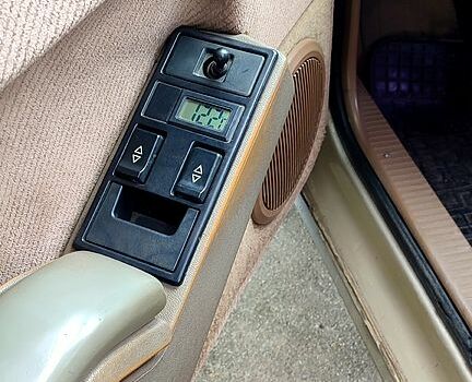 Бежевый Рено 25, объемом двигателя 2 л и пробегом 350 тыс. км за 1400 $, фото 9 на Automoto.ua