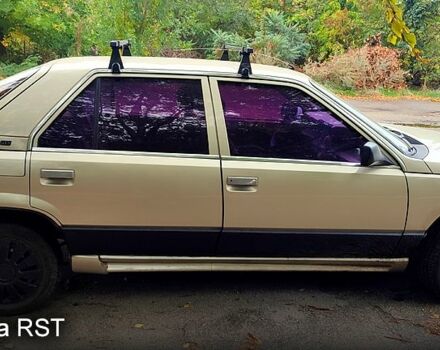 Бежевый Рено 25, объемом двигателя 2 л и пробегом 350 тыс. км за 1400 $, фото 1 на Automoto.ua