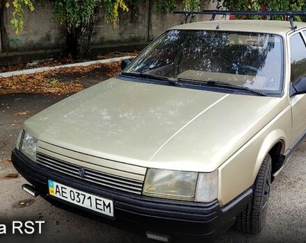 Бежевий Рено 25, об'ємом двигуна 2 л та пробігом 350 тис. км за 1400 $, фото 1 на Automoto.ua