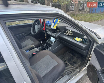Рено 25 1985 у Одесі на Automoto.ua Сірий Рено 25, об'ємом двигуна 2 л та пробігом 300 тис. км за 1500 $, фото 8 на Automoto.ua