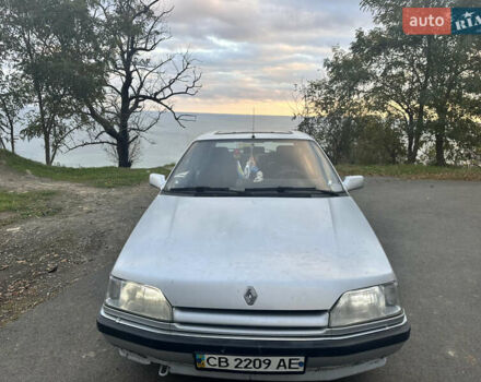 Рено 25 1985 у Одесі на Automoto.ua Сірий Рено 25, об'ємом двигуна 2 л та пробігом 300 тис. км за 1500 $, фото 6 на Automoto.ua
