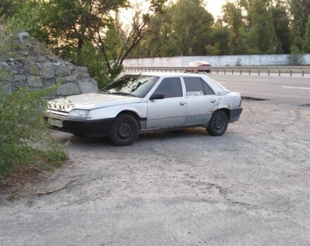 Серый Рено 25, объемом двигателя 1.6 л и пробегом 204 тыс. км за 800 $, фото 2 на Automoto.ua