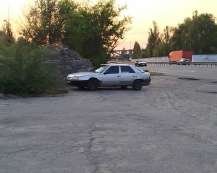 Серый Рено 25, объемом двигателя 1.6 л и пробегом 204 тыс. км за 800 $, фото 1 на Automoto.ua