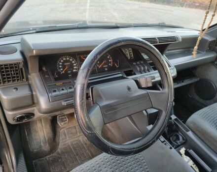 Рено 25 1990 в Ровно на Automoto.ua Синий Рено 25, объемом двигателя 2.2 л и пробегом 200 тыс. км за 1400 $, фото 6 на Automoto.ua