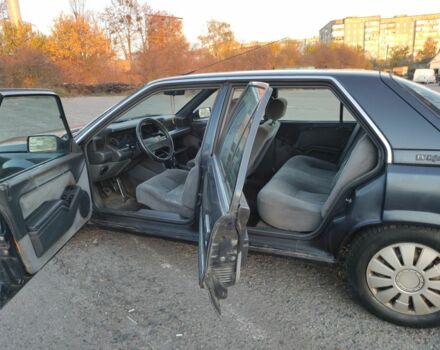 Рено 25 1990 в Ровно на Automoto.ua Синий Рено 25, объемом двигателя 2.2 л и пробегом 200 тыс. км за 1400 $, фото 5 на Automoto.ua