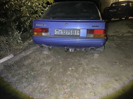 Синій Рено 25, об'ємом двигуна 1.7 л та пробігом 250 тис. км за 402 $, фото 1 на Automoto.ua