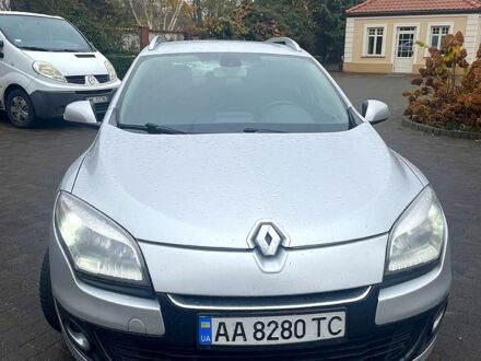 Серый Рено 3, объемом двигателя 1.5 л и пробегом 29800 тыс. км за 5700 $, фото 1 на Automoto.ua