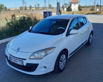 Белый Рено 4, объемом двигателя 1.5 л и пробегом 300 тыс. км за 5999 $, фото 1 на Automoto.ua