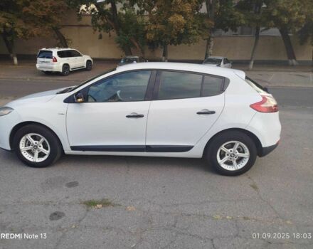 Рено 4 2011 у Одесі на Automoto.ua Білий Рено 4, об'ємом двигуна 1.5 л та пробігом 278 тис. км за 5500 $, фото 4 на Automoto.ua