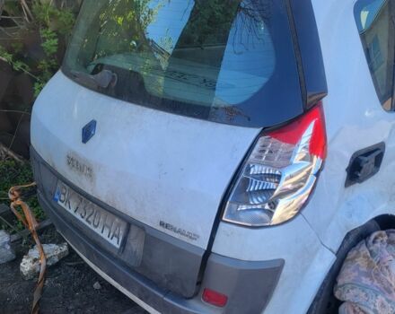 Белый Рено 4, объемом двигателя 2 л и пробегом 320 тыс. км за 1900 $, фото 2 на Automoto.ua