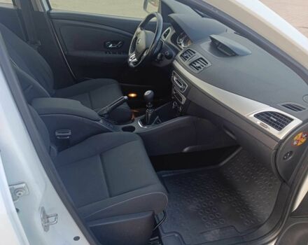 Белый Рено 4, объемом двигателя 1.6 л и пробегом 227 тыс. км за 8300 $, фото 5 на Automoto.ua