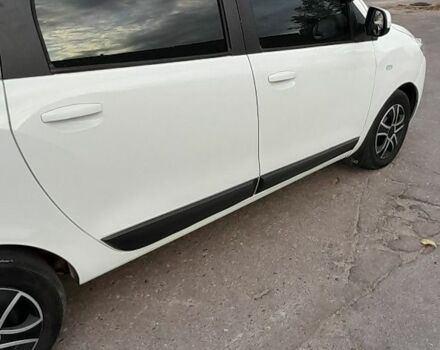 Белый Рено 4, объемом двигателя 1.5 л и пробегом 170 тыс. км за 11600 $, фото 2 на Automoto.ua