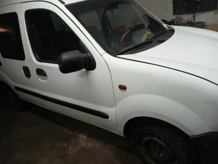 Белый Рено 4, объемом двигателя 0 л и пробегом 245 тыс. км за 2000 $, фото 1 на Automoto.ua