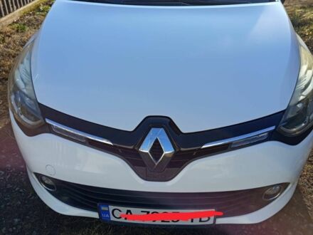 Белый Рено 4, объемом двигателя 1.5 л и пробегом 228 тыс. км за 7500 $, фото 1 на Automoto.ua