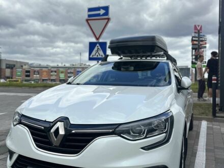 Рено 4 2017 у Львові на Automoto.ua Білий Рено 4, об'ємом двигуна 1.6 л та пробігом 227 тис. км за 11797 $, фото 1 на Automoto.ua