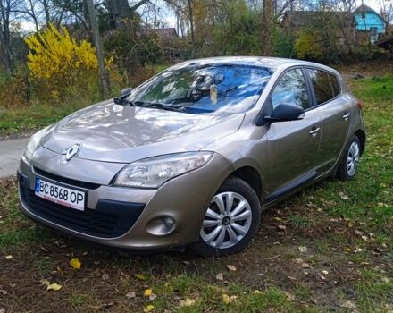 Рено 4 2009 в Немирове на Automoto.ua Бежевый Рено 4, объемом двигателя 1.6 л и пробегом 170 тыс. км за 5200 $, фото 1 на Automoto.ua