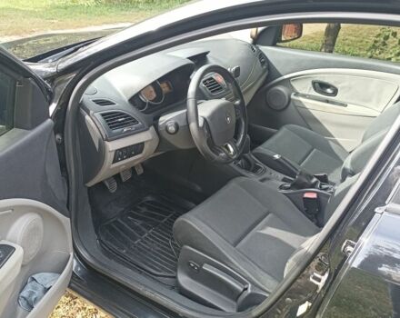 Рено 4 2011 у Харкові на Automoto.ua Чорний Рено 4, об'ємом двигуна 0 л та пробігом 290 тис. км за 5200 $, фото 10 на Automoto.ua