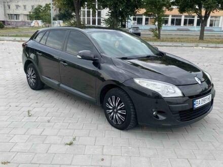 Рено 4 2010 в Смеле на Automoto.ua Черный Рено 4, объемом двигателя 1.5 л и пробегом 290 тыс. км за 7000 $, фото 1 на Automoto.ua