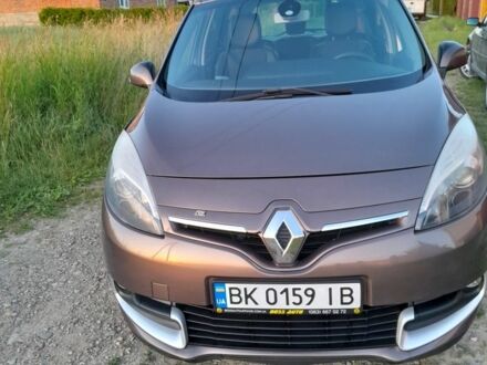 Рено 4 2012 в Дрогобыче на Automoto.ua Коричневый Рено 4, объемом двигателя 1.5 л и пробегом 180 тыс. км за 7200 $, фото 1 на Automoto.ua