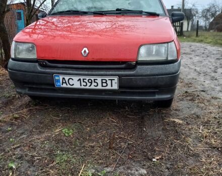 Красный Рено 4, объемом двигателя 1.2 л и пробегом 10 тыс. км за 1000 $, фото 2 на Automoto.ua