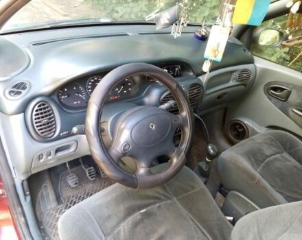 Красный Рено 4, объемом двигателя 6 л и пробегом 225 тыс. км за 1600 $, фото 4 на Automoto.ua