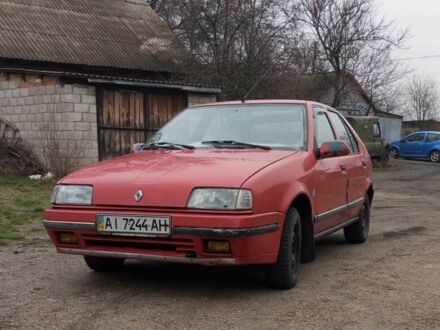 Рено 4 1991 у Богуславе на Automoto.ua Червоний Рено 4, об'ємом двигуна 0 л та пробігом 279 тис. км за 1300 $, фото 1 на Automoto.ua
