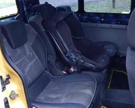 Жовтий Рено 4, об'ємом двигуна 1.5 л та пробігом 334 тис. км за 2000 $, фото 6 на Automoto.ua