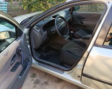 Рено 4 2003 в Николаеве на Automoto.ua Серый Рено 4, объемом двигателя 1.8 л и пробегом 270 тыс. км за 5000 $, фото 5 на Automoto.ua