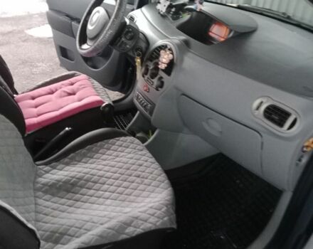 Рено 4 2006 у Новорад-Волынском на Automoto.ua Сірий Рено 4, об'ємом двигуна 1 л та пробігом 180 тис. км за 4500 $, фото 7 на Automoto.ua