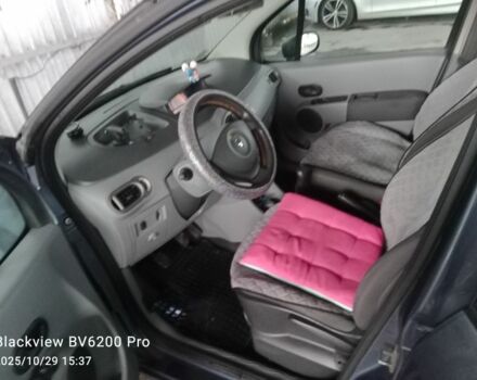 Рено 4 2006 у Новорад-Волынском на Automoto.ua Сірий Рено 4, об'ємом двигуна 1 л та пробігом 180 тис. км за 4500 $, фото 2 на Automoto.ua