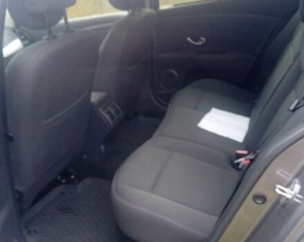 Рено 4 2011 в Немирове на Automoto.ua Серый Рено 4, объемом двигателя 1.5 л и пробегом 270 тыс. км за 5700 $, фото 5 на Automoto.ua