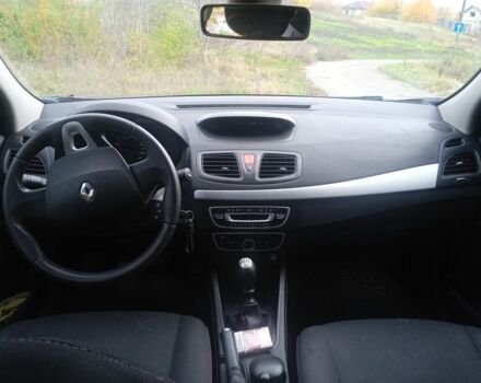 Рено 4 2011 в Немирове на Automoto.ua Серый Рено 4, объемом двигателя 1.5 л и пробегом 270 тыс. км за 5700 $, фото 4 на Automoto.ua