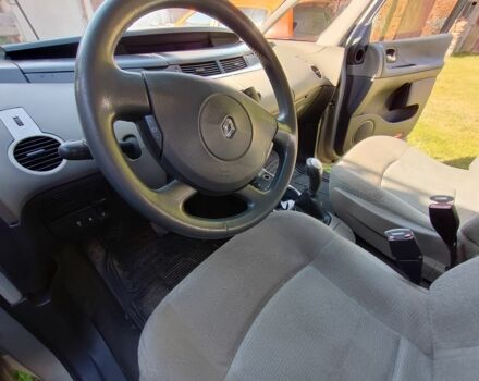 Серый Рено 4, объемом двигателя 2.2 л и пробегом 280 тыс. км за 3900 $, фото 6 на Automoto.ua
