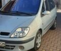 Сірий Рено 4, об'ємом двигуна 1.6 л та пробігом 271 тис. км за 2003 $, фото 1 на Automoto.ua