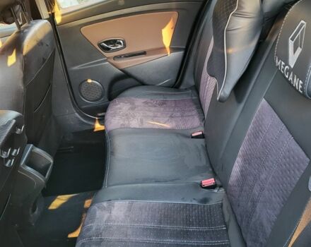 Сірий Рено 4, об'ємом двигуна 1.5 л та пробігом 175 тис. км за 7000 $, фото 3 на Automoto.ua