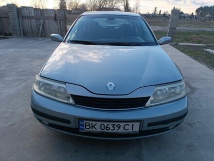 Рено 4 2001 у Дубно на Automoto.ua Сірий Рено 4, об'ємом двигуна 1.6 л та пробігом 159 тис. км за 2700 $, фото 1 на Automoto.ua