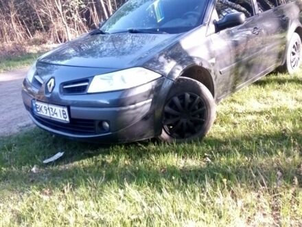 Рено 4 2008 у Сарнах на Automoto.ua Сірий Рено 4, об'ємом двигуна 1.5 л та пробігом 300 тис. км за 5000 $, фото 1 на Automoto.ua