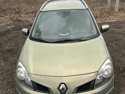 Сірий Рено 4, об'ємом двигуна 2 л та пробігом 330 тис. км за 7300 $, фото 1 на Automoto.ua