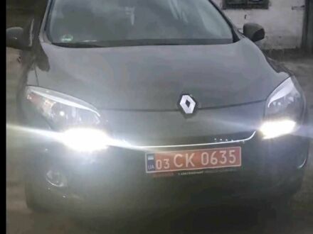 Рено 4 2013 у Остоге на Automoto.ua Сірий Рено 4, об'ємом двигуна 1.2 л та пробігом 300 тис. км за 5500 $, фото 1 на Automoto.ua