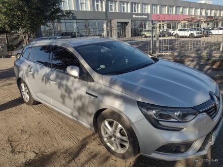 Серый Рено 4, объемом двигателя 1.5 л и пробегом 237 тыс. км за 12500 $, фото 1 на Automoto.ua