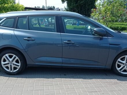 Рено 4 2017 у Києві на Automoto.ua Сірий Рено 4, об'ємом двигуна 1.5 л та пробігом 194 тис. км за 11800 $, фото 1 на Automoto.ua