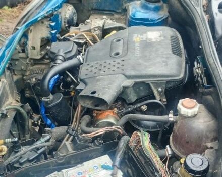 Синій Рено 4, об'ємом двигуна 1.9 л та пробігом 200 тис. км за 2000 $, фото 3 на Automoto.ua